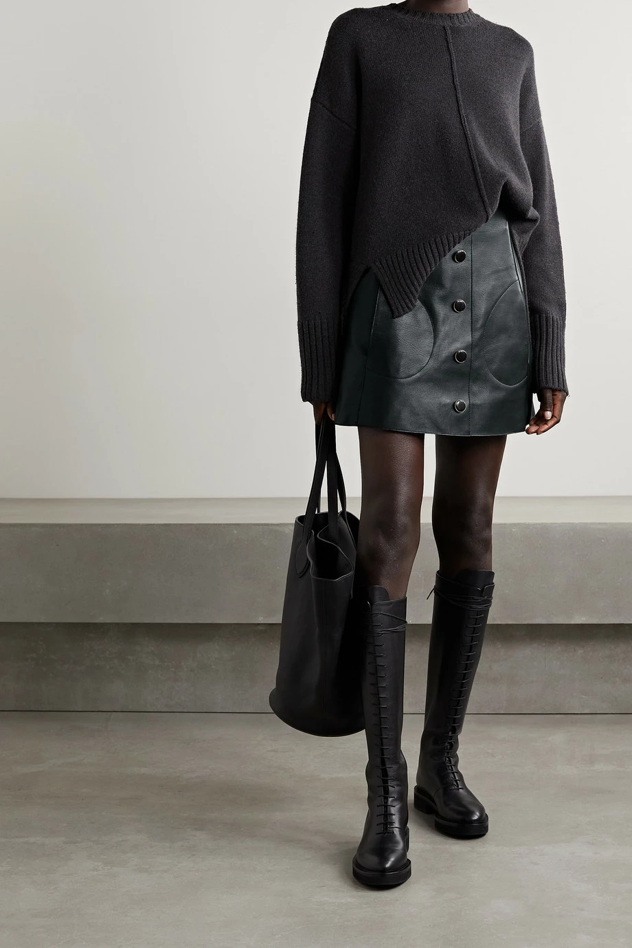 Coupon 😉 KHAITE Button-embellished Leather Mini 🎁 Skirt ⭐ 4 Coupon 😉 KHAITE Button-embellished Leather Mini 🎁 Skirt ⭐ - Image 2