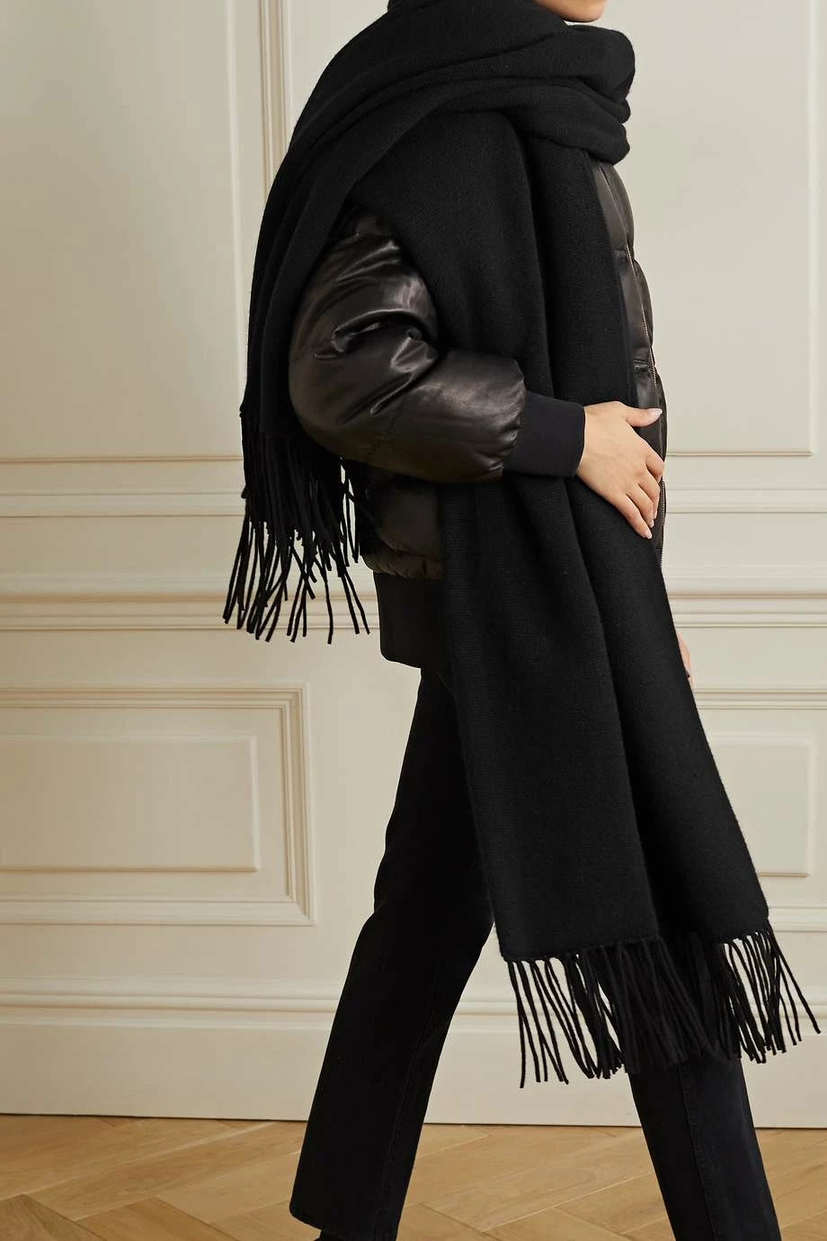 Best Sale π KHAITE Dante Fringed Cashmere Scarf π 4 Best Sale π KHAITE Dante Fringed Cashmere Scarf π - Image 2