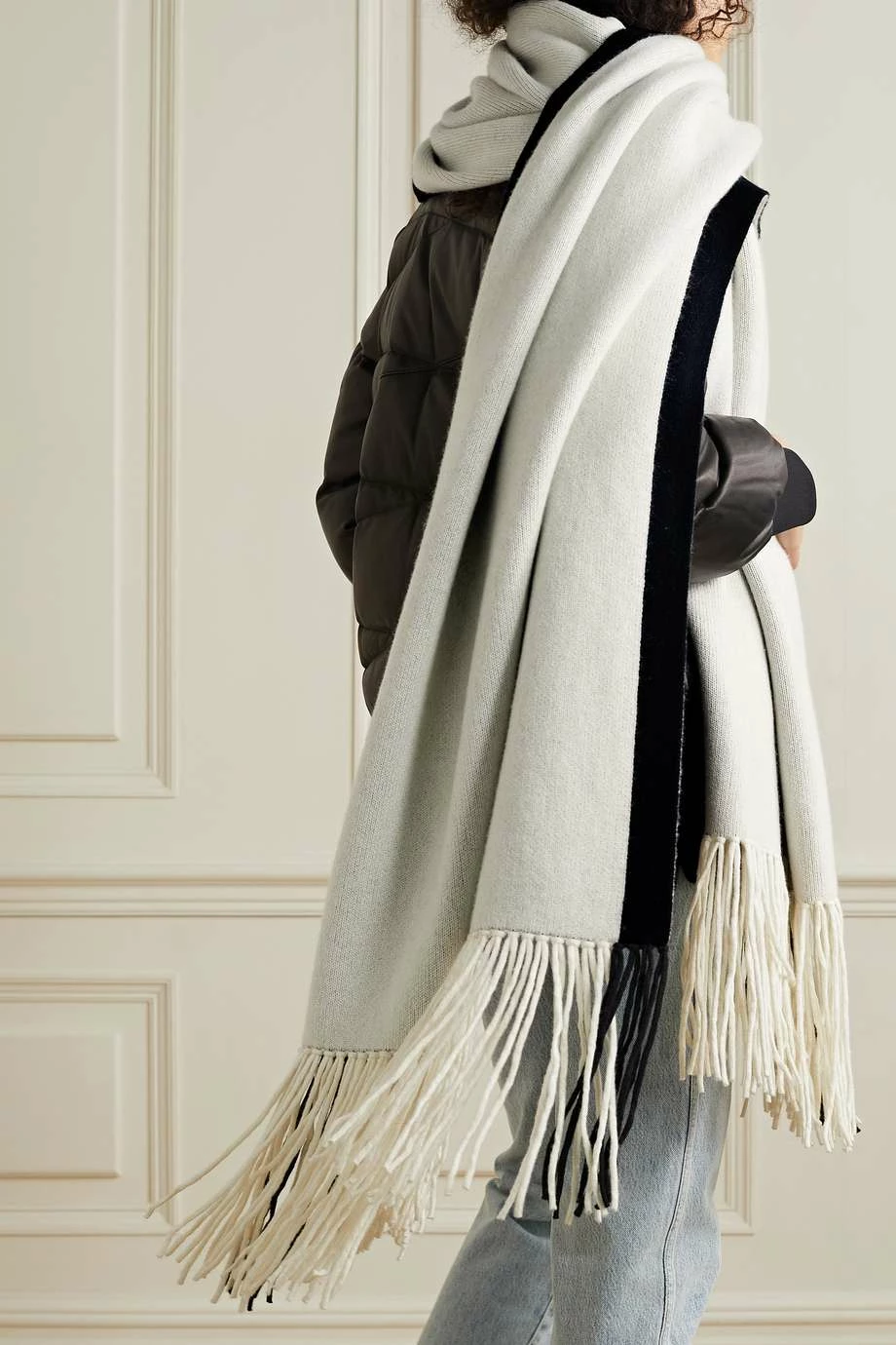 Best Pirce π KHAITE Riga Reversible Fringed Cashmere Scarf βοΈ 3 Best Pirce π KHAITE Riga Reversible Fringed Cashmere Scarf βοΈ - Image 2