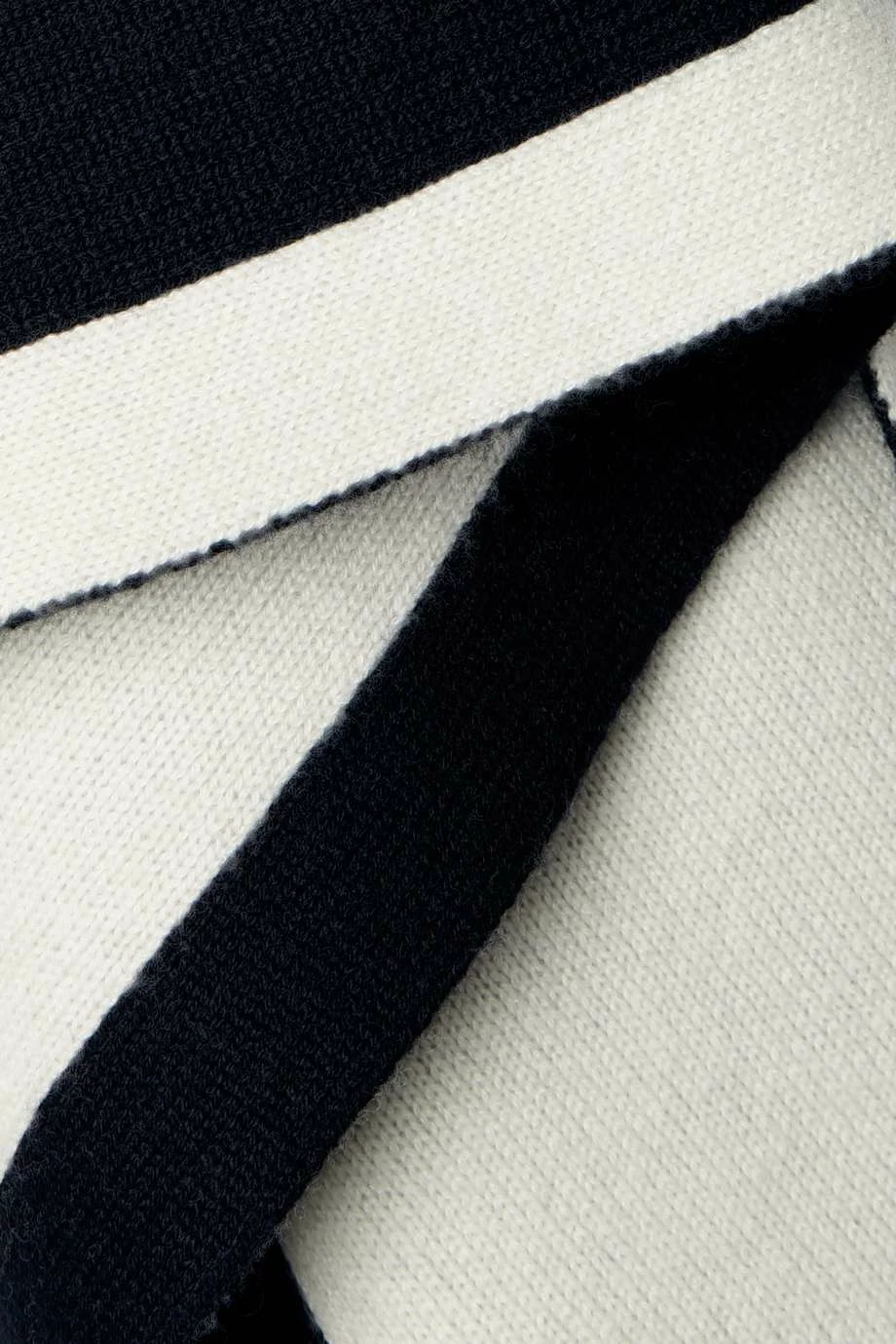 Best Pirce π KHAITE Riga Reversible Fringed Cashmere Scarf βοΈ 5 Best Pirce π KHAITE Riga Reversible Fringed Cashmere Scarf βοΈ - Image 4